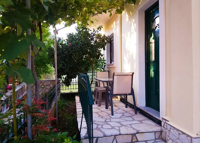 Eleni\'S Studios
